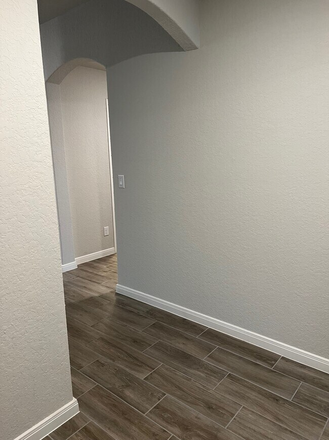 Foto del edificio - 525 Sentry Valley St