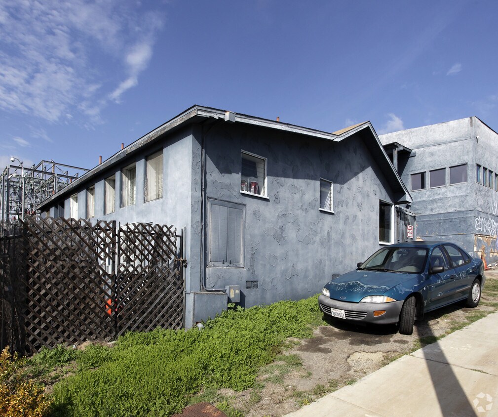 Building Photo - 1220 W Olive St