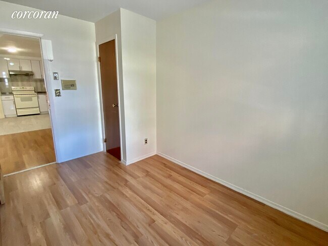 Foto del edificio - 40-30 77th St