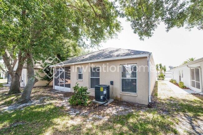 Building Photo - 348 Myrtlewood Rd