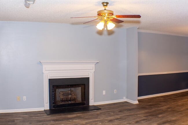 Building Photo - 3540 Tunas St