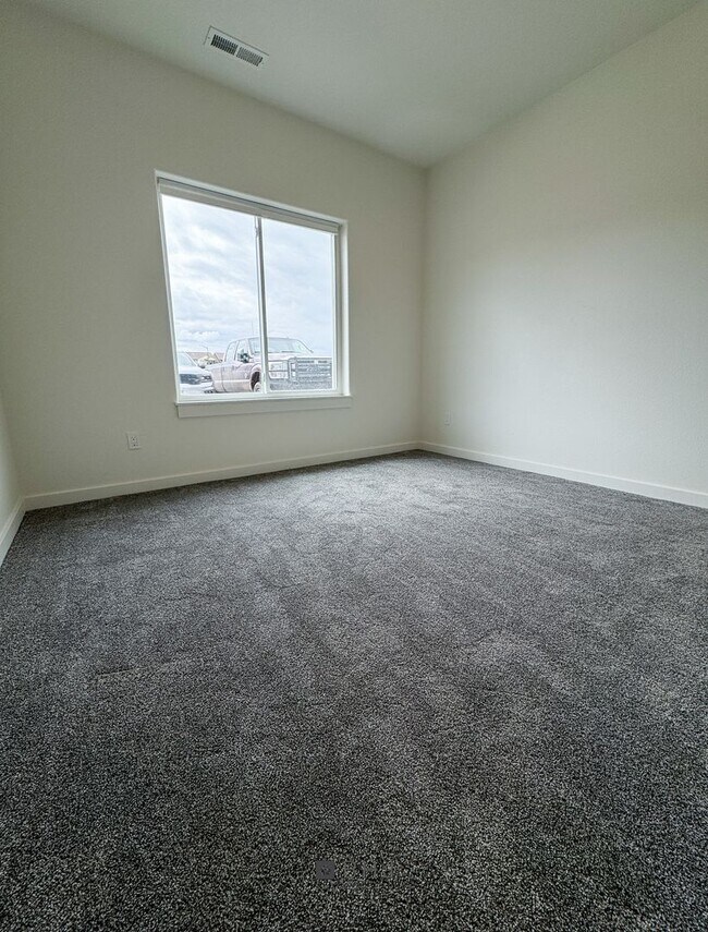 Foto del edificio - BRAND NEW Pet Friendly 1 bed/ 1 bath apart...