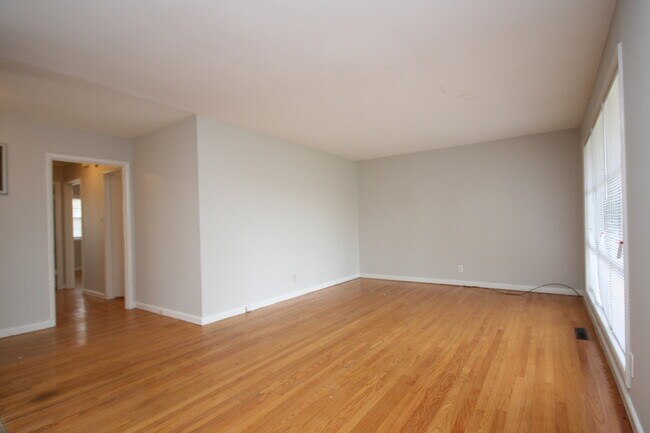 Foto del edificio - 417 Greenacres Dr NW