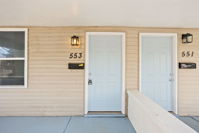 Building Photo - 553 N Oakland Ave