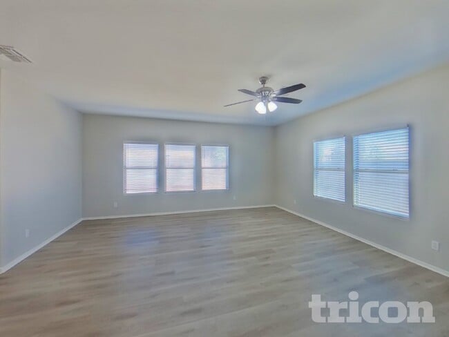 Foto del edificio - 40086 W Bonneau St