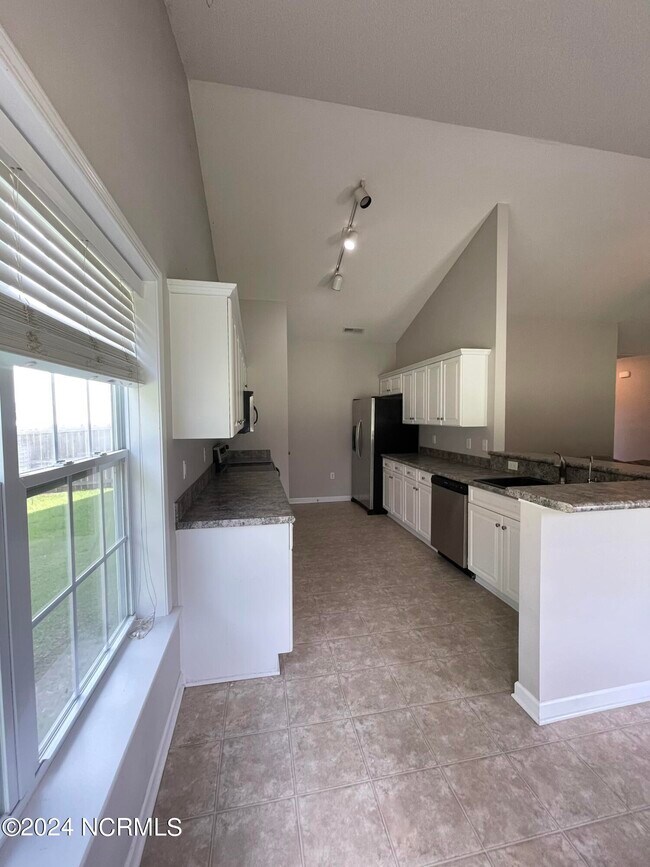 Foto del edificio - 145 Spring Leaf Ln