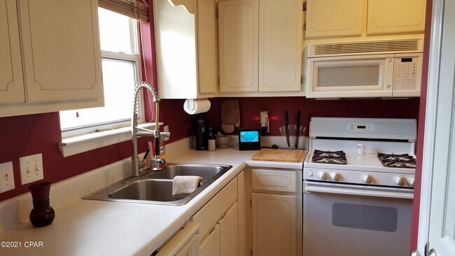 Foto del edificio - 6588 Harbour Blvd