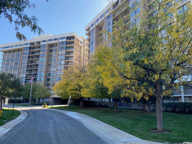 Foto del edificio - 2 bedroom/2 bathroom Condo in SLC/Zion Summit