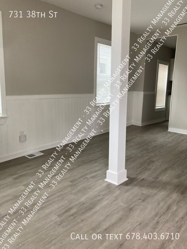 Foto del edificio - 731 E 38th St