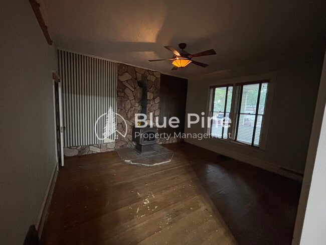 Building Photo - 284 S Ridge Ave