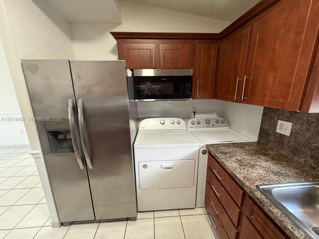 Foto del edificio - 2212 W 74th St