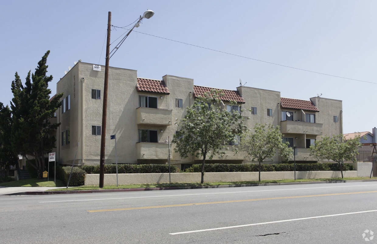 Building Photo - 6402 Ben Ave