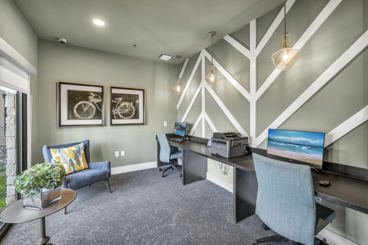 The Mont 2405 Montopolis Dr Austin, TX 78741