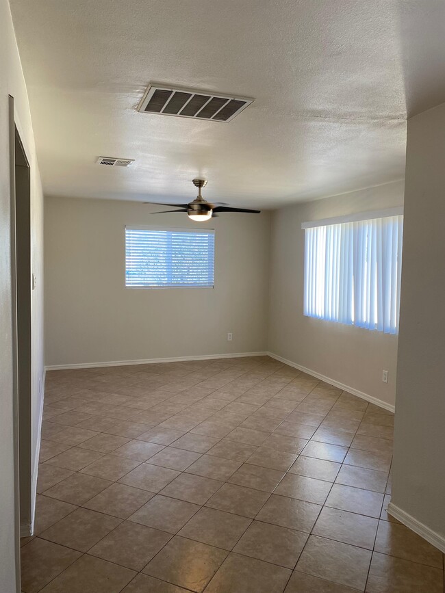 Building Photo - 2019 W Turney Ave