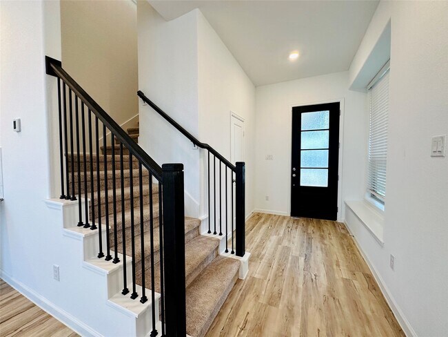 Foto del edificio - 4143 Champlain Wy