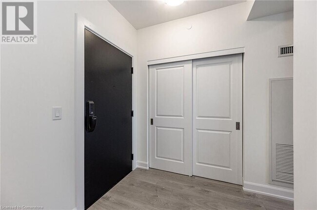 Building Photo - 3200 William Coltson Ave