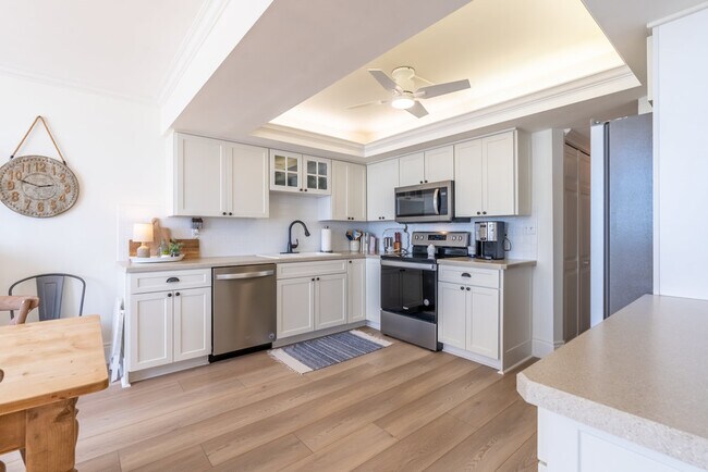 Building Photo - 9375 Gulf Shore Dr
