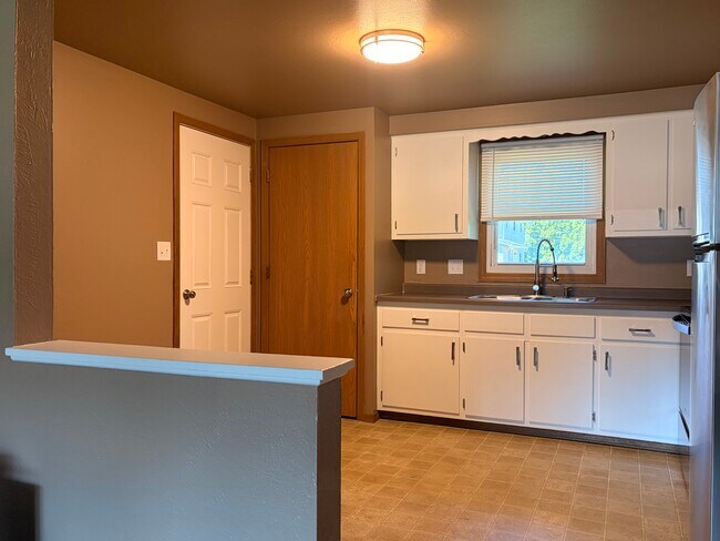 Foto del edificio - 2074 Marlee Ln