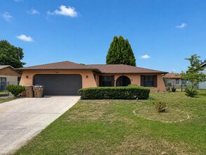 Building Photo - 603 Estrada Ln