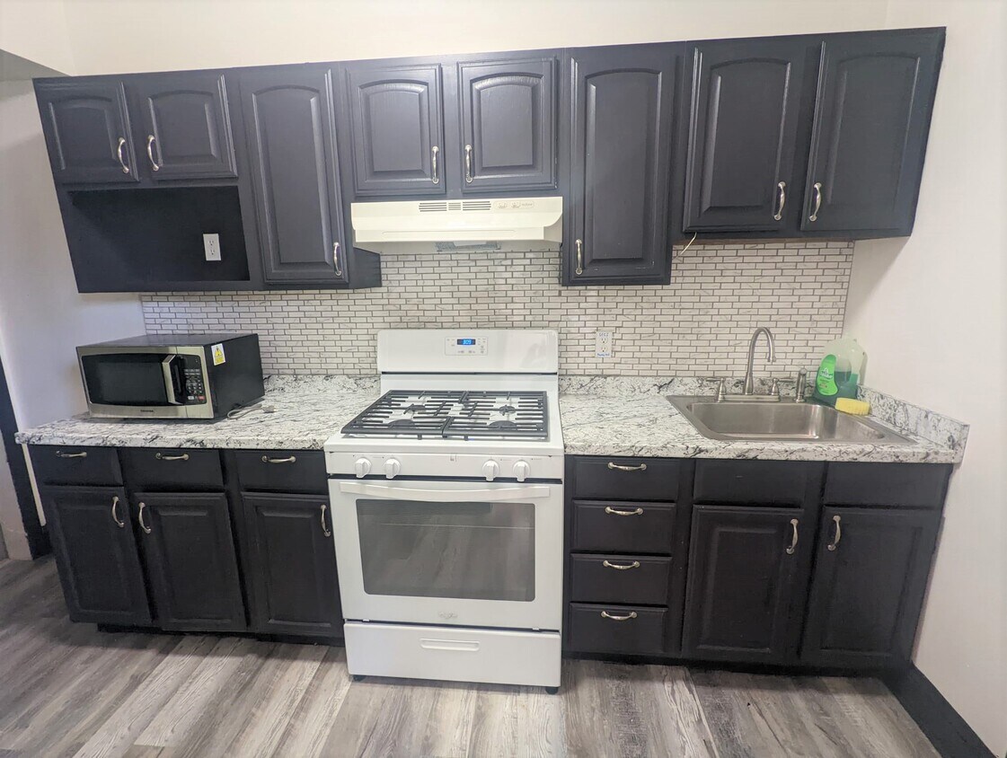 Foto principal - 7108 Theodore St