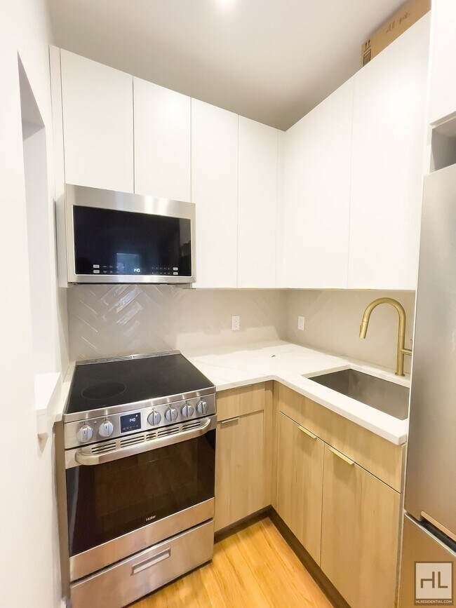 Foto del edificio - EAST 93 STREET / Great Upper East Side Loc...