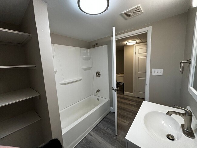 Foto del edificio - Newly remodeled 3+ bedroom
