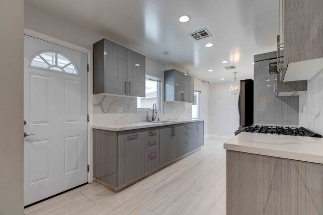Foto del edificio - 2547 N Lincoln St
