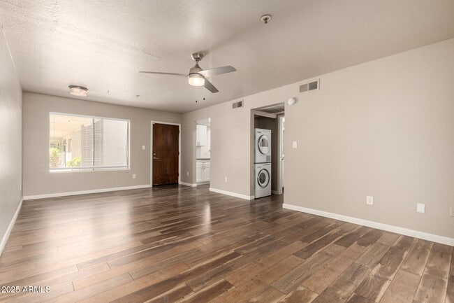 Foto del edificio - 7494 E Earll Dr