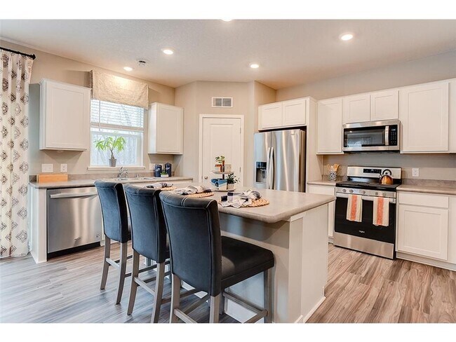 Foto del edificio - 12681 Erskin St NE