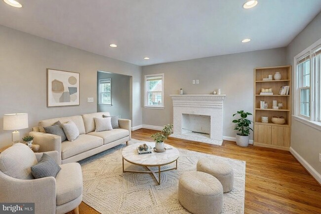 Building Photo - 3507 27th Ave