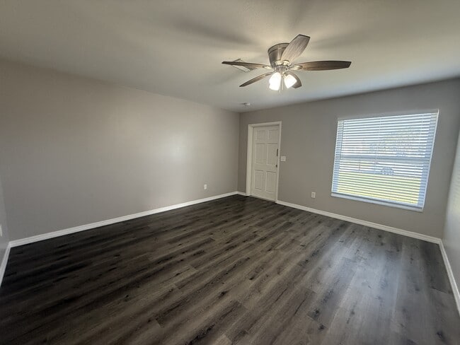 Foto del edificio - 518 Briarwood Rd