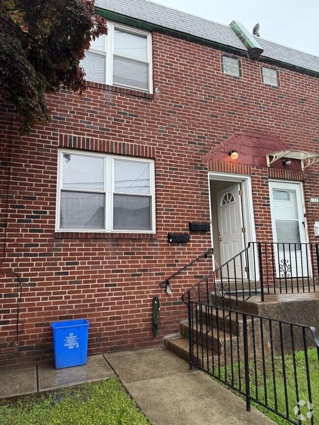 Building Photo - 1113 Faunce St