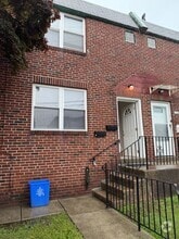 Building Photo - 1113 Faunce St