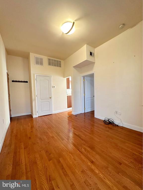 Primary Photo - 3900 Terrace St