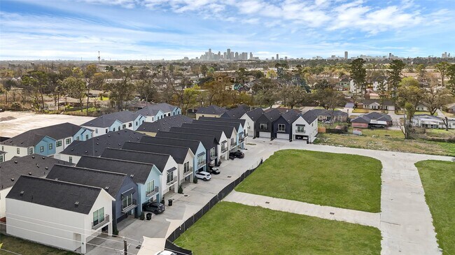 Foto del edificio - 409 Alvia Run Ln