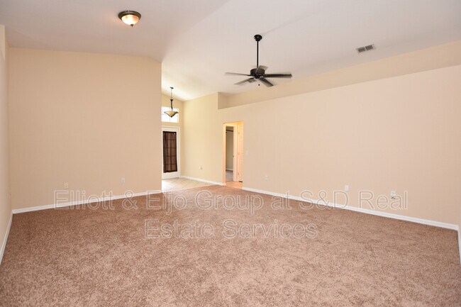 Foto del edificio - 7354 Beaumont Dr