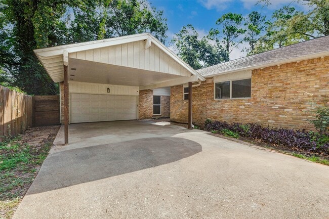 Foto del edificio - 22222 Greenbrook Dr