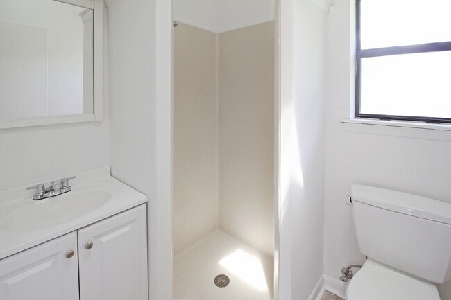 Foto del edificio - 54 Willowbrook Ln