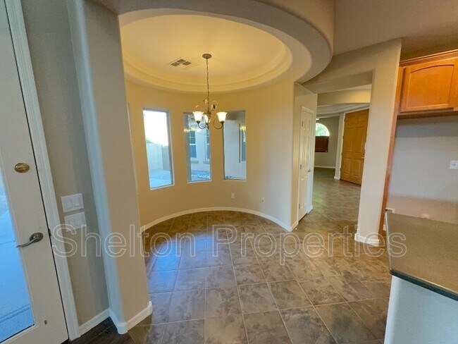 Foto del edificio - 20877 W Court St