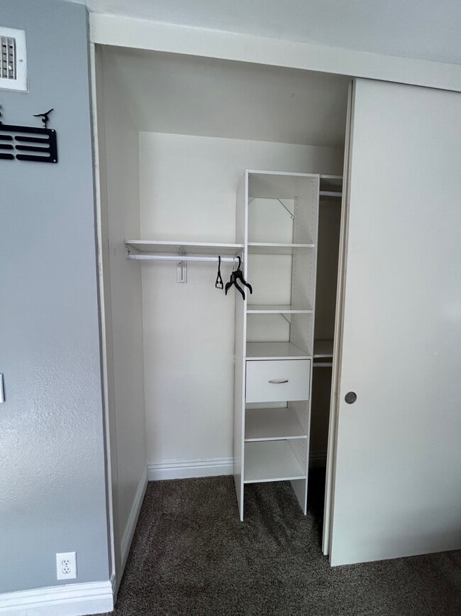 Building Photo - 218 El Camino Ln