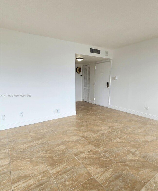 Building Photo - 16565 NE 26th Ave