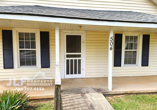 Foto del edificio - Beautiful 2 Bedroom 1 Bath Ranch in Rockwell