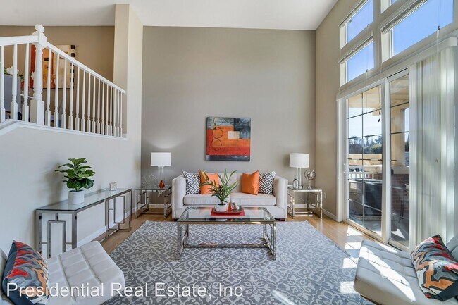 Foto del edificio - 2 br, 2.5 bath House - 566 N 7th St