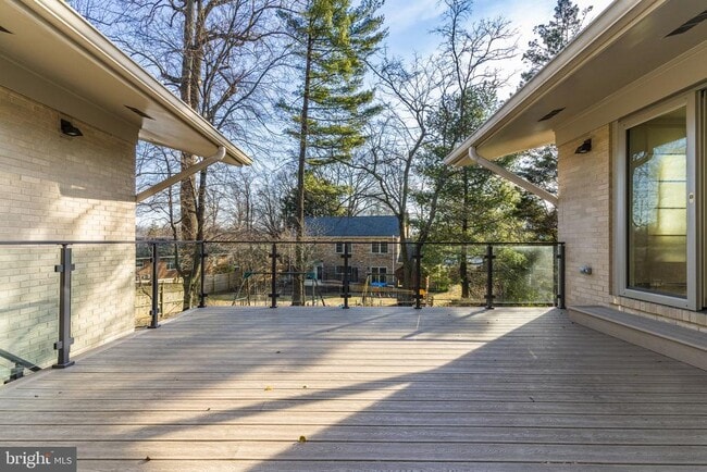 Building Photo - 6104 Clearwood Rd