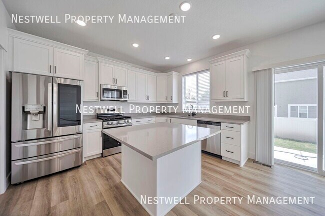 Building Photo - 679 Eastcrest Ave
