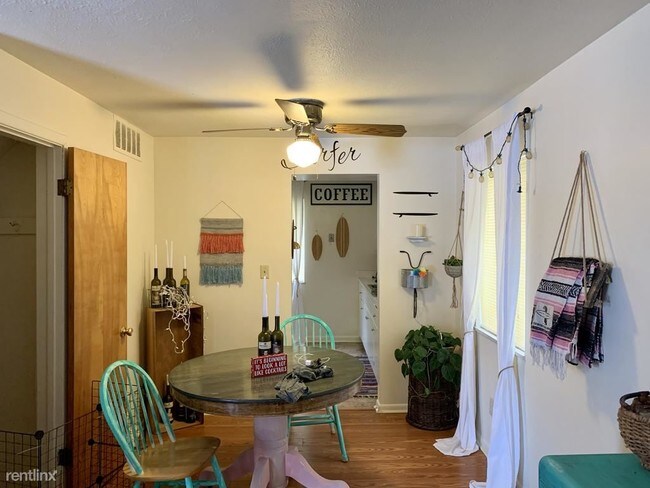 Building Photo - 2 br, 1.5 bath Townhome - 1686 Ridgewick Dr