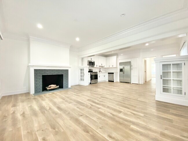 Building Photo - 2101 7th Ave Los Angeles, CA 90018