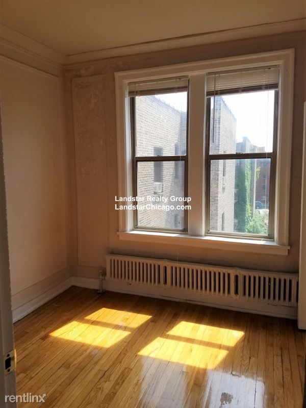 Building Photo - 1 br, 1 bath Apartment - 1367 W Estes Ave
