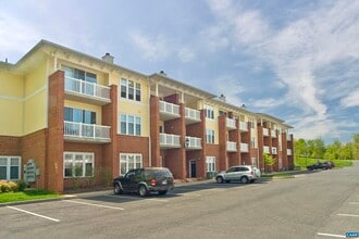 Building Photo - 844 Catalpa Court