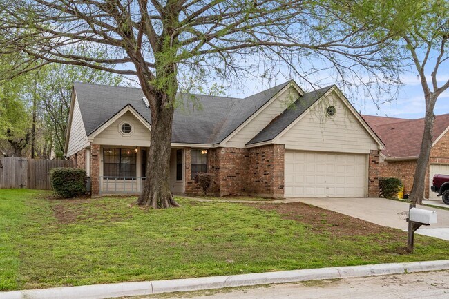 Building Photo - 6002 Glenwood Drive, Arlington, TX 76017